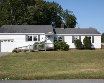 3 Bedroom 1BA 1205 ft Single Family House For Sale in Queensbury, NY