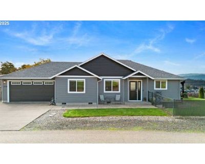 3 Bedroom 2BA 1309 ft Single Family Home For Sale in ROSEBURG, OR