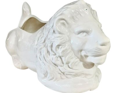Vintage Hollywood Regency White Ceramic Lion Planter