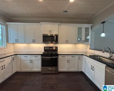 3 Bedroom 3BA Apartment For Rent in Birmingham, AL