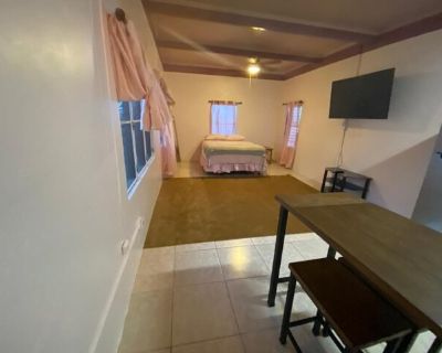 W- Nazareth Rh Unit,saint Thomas, Home For Rent