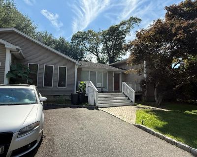3 Bedroom 2BA 2558 ft Apartment For Rent in Commack, NY