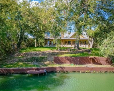 4 Bedroom 3.5 baths No pets 4.94 32 reviews What our guests are saying... AI-generated...