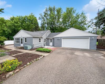 2 Bedroom 1BA 800 ft Single Family House For Sale in Oakdale, MN