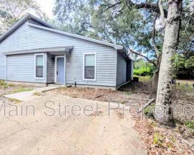 2 Bedroom 1BA 1000 ft Pet-Friendly Apartment For Rent in Ferry Pass, FL