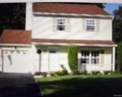 3 Bedroom 3BA 1700 ft Apartment For Rent in Coram, NY