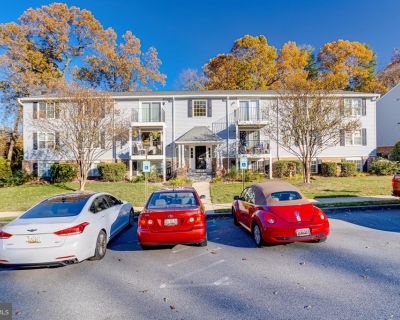 2 Bedroom 1BA 885 ft Condo For Sale in Pasadena, MD