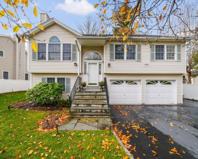 3 Bedroom 3BA 2625 ft Single Family House For Sale in Thornwood, NY