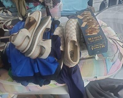 Large yard sale // yarda grande