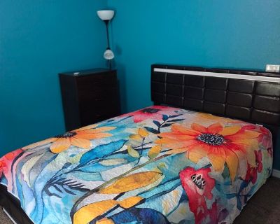 Im a 36-year old female i live with my boyfriend who is 46 years old and a 66 year old female roommate. I own a 3 bedroom 2 bath house i am currently renting out a bedroom. I work alot, im respectful my house is a calm quiet environment. I keep my home clean. I do have cats so I need a roommate okay with cats.. 1 Bedroom. 1 Bathroom