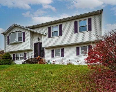 3 Bedroom 1BA 1132 ft Single Family House For Sale in Middletown, CT
