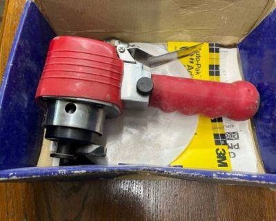 Dual Action (DA) Sander Central Pneumatic