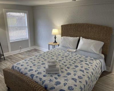 1 Bedroom 1BA Condo For Rent in Jensen Beach, FL