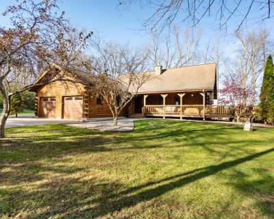 3 Bedroom 2BA 1920 ft Single Family House For Sale in Jackson, MI