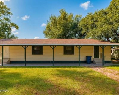2 Bedroom 1BA 1350 ft Pet-Friendly Apartment For Rent in Scott, LA