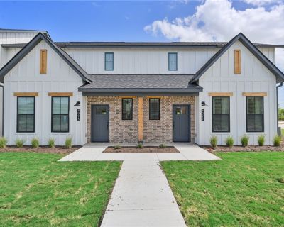 3 Bedroom 3BA 1572 ft Townhouse For Sale in College Station, TX