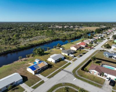 3 Bedroom 2BA 1116 ft Apartment For Rent in Port Charlotte, FL