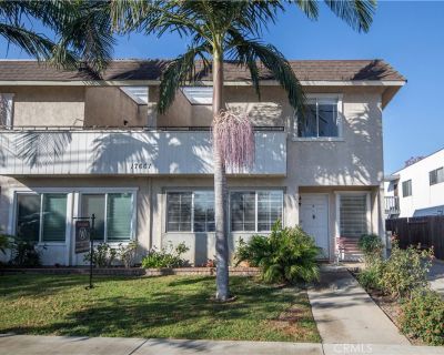 2 Bedroom 1BA 1000 ft Apartment For Rent in Huntington Beach, CA