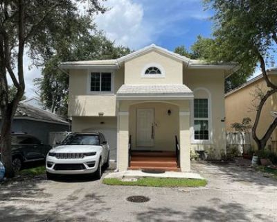 3 Bedroom 3BA 1484 ft Single Family House For Sale in Plantation, FL