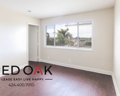 Fabulous Completely Remodeled One Bedroom With Kitchen Appliance, Tons Of Natural Light, Custom Built In&apos;s, Gas Furnace, Parking, and ON-SITE LAUNDRY Included! In Prime Wilmington!