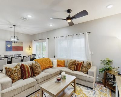 4 Bedroom 3.5 baths No pets 4.8 5 reviews What our guests are saying... AI-generated...