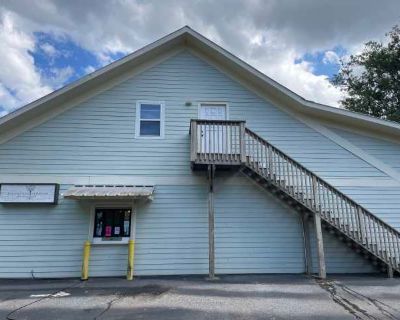 2 Bedroom 1BA 1300 ft Furnished Apartment For Rent in Baldwin County, AL