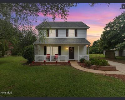 Deposit: $845.00 * Utilities included?: Yes * Fees apply?: No. References are not required. Non-smoking. Furnishings: Unfurnished * Disabled access: * Living room: shared. Availability Available Nov 13 2025 Minimum term 12 months Maximum term 36 months. Welcome to 601 Country Lane, a beautifully updated 3-bedroom, 2.5-bath home nestled in one of Holly Springs' most desirable and convenient neig...