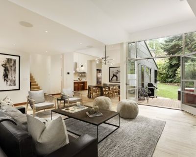 411 W Francis St. The home is located between 3rd and 4th street on West Francis, only a one block walk to the cross town ski shuttle to Aspen Mountain and three blocks to the RFTA bus that goes to Highlands and Snowmass. For summer users it is just four blocks to Music Festival and Aspen Institute campuses. A smart floor plan with each bedroom completely separate and private. There is also a n...