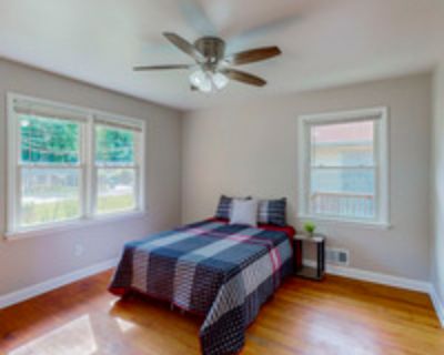 Modern Living Made Easy: Beautiful Home with All the Essentials You Need!