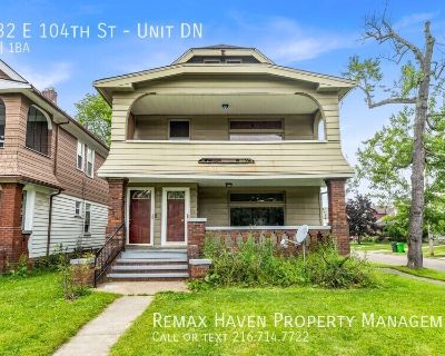2 Bedroom 1BA Pet-Friendly Apartment For Rent in Garfield Heights, OH