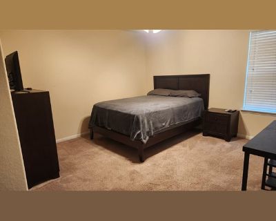 Room for Rent with Private Bathroom in 4 bedrooms House, Katy, Texas