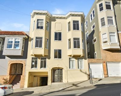 12 Bedroom 5088 ft Apartment For Sale in San Francisco, CA