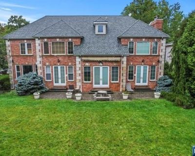 1 Euclid Road. image_url. On-site laundry Granite counters Pet friendly Garage Walk in closets Clubhouse Unit Amenities fireplace furnished granite counters refrigerator walk in closets Property Amenities pet friendly clubhouse on-site laundry parking garage. 5 Bedroom. 7 Bathroom. 0 ft . Furnished