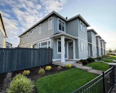 3 Bedroom 2.5BA 1520 ft Pet-Friendly Apartment For Rent in Washington County, OR