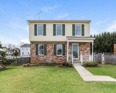 3 Bedroom 2.5BA 1570 ft Pet-Friendly Apartment For Rent in Perry Hall, MD