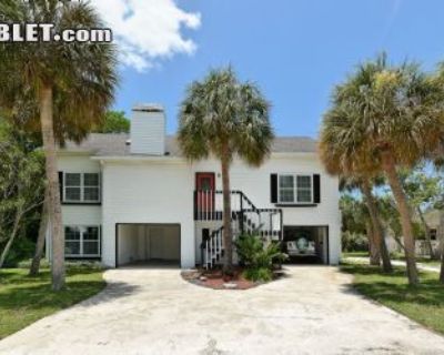 4 Bedroom 3BA Pet-Friendly Vacation Property For Rent in Bradenton Beach, FL