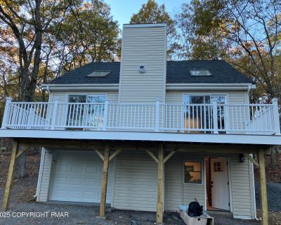 4 Bedroom 2BA 2104 ft Single Family House For Sale in Bushkill, PA