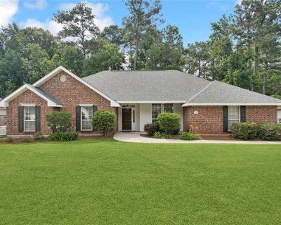 4 Bedroom 4BA 2016 ft Single Family Home For Sale in MANDEVILLE, LA
