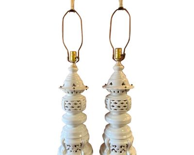 Late 20th Century Pair of Ceramic Pagoda Lamps