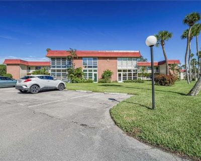 2 Bedroom 2BA 1000 ft Furnished Apartment For Rent in Florida Ridge, FL