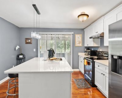 Total rooms: 3. Deposit: $750.00 * Utilities included?: Yes * Fees apply?: No. References required. Non-smoking. Furnishings: Unfurnished * Parking: Yes * Garage: No * Yard/patio: Yes * Balcony/roof terrace: No * Disabled access: No * Living room: shared * Broadband included: Yes. Availability Available Now Minimum term 12 months Maximum term 24 months. I have a room in a great location in Suga...