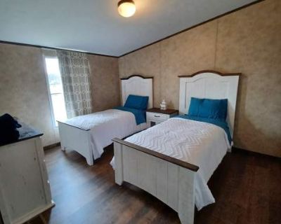 3 Bedroom 2BA 1500 ft Furnished Apartment For Rent in Van Zandt County, TX