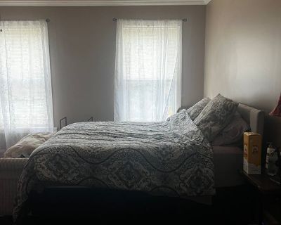 ShaQuana (Has a Townhouse). Room in the 2 Bedroom 1BA House For Rent in Baltimore, MD