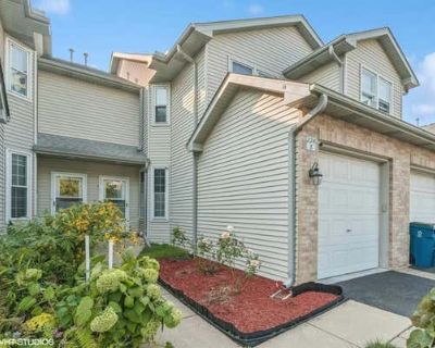 3 Bedroom 3BA 1510 ft Condo For Sale in BENSENVILLE, IL