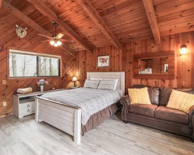 1BA Cabin Vacation Rental in Azalea Pines Bungalow, Sautee Nacoochee, GA