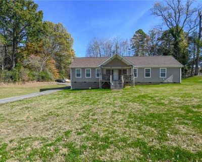 3 Bedroom 2BA 2010 ft Manufactured Home For Sale in GREENSBORO, NC