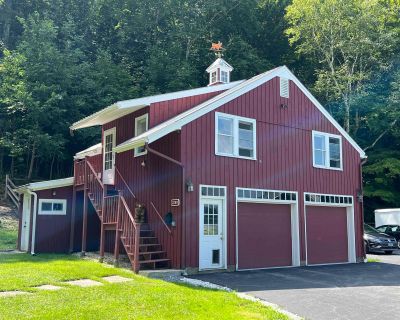 3789 Dorset West Road. Property for Rent in Dorset, VT for $2,300 with 1 bedroom and 1 full bath. This 800 square foot property was built in 2013.. # of Occupants. YEAR ROUND Rental - Unfurnished One-Bedroom Super cool one-bedroom unfurnished renovated Carriage House perched high above the Dorset West Road. Just a short distance from the Dorset Inn, the Dorset Theatre, the Dorset Field Club, an...