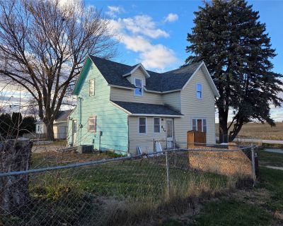 4 Bedroom 1BA 1088 ft Single Family House For Sale in Lorimor, IA