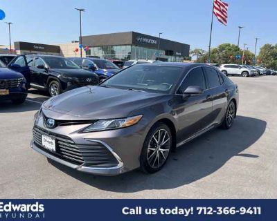 2023 Toyota Camry Hybrid XLE