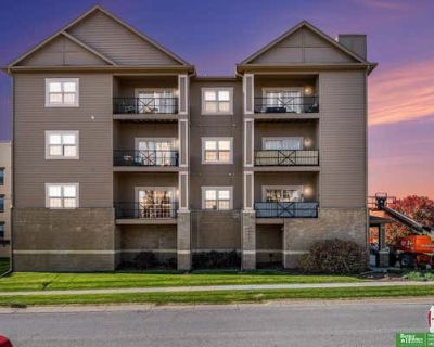 1 Bedroom 2BA 927 ft Condominium For Sale in OMAHA, NE